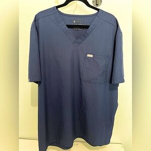 FIGS Men’s Pocket Scrub Top